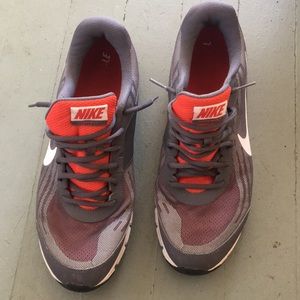 11.5 Men’s Nike Reax Red/Gray 👟 - lightly loved